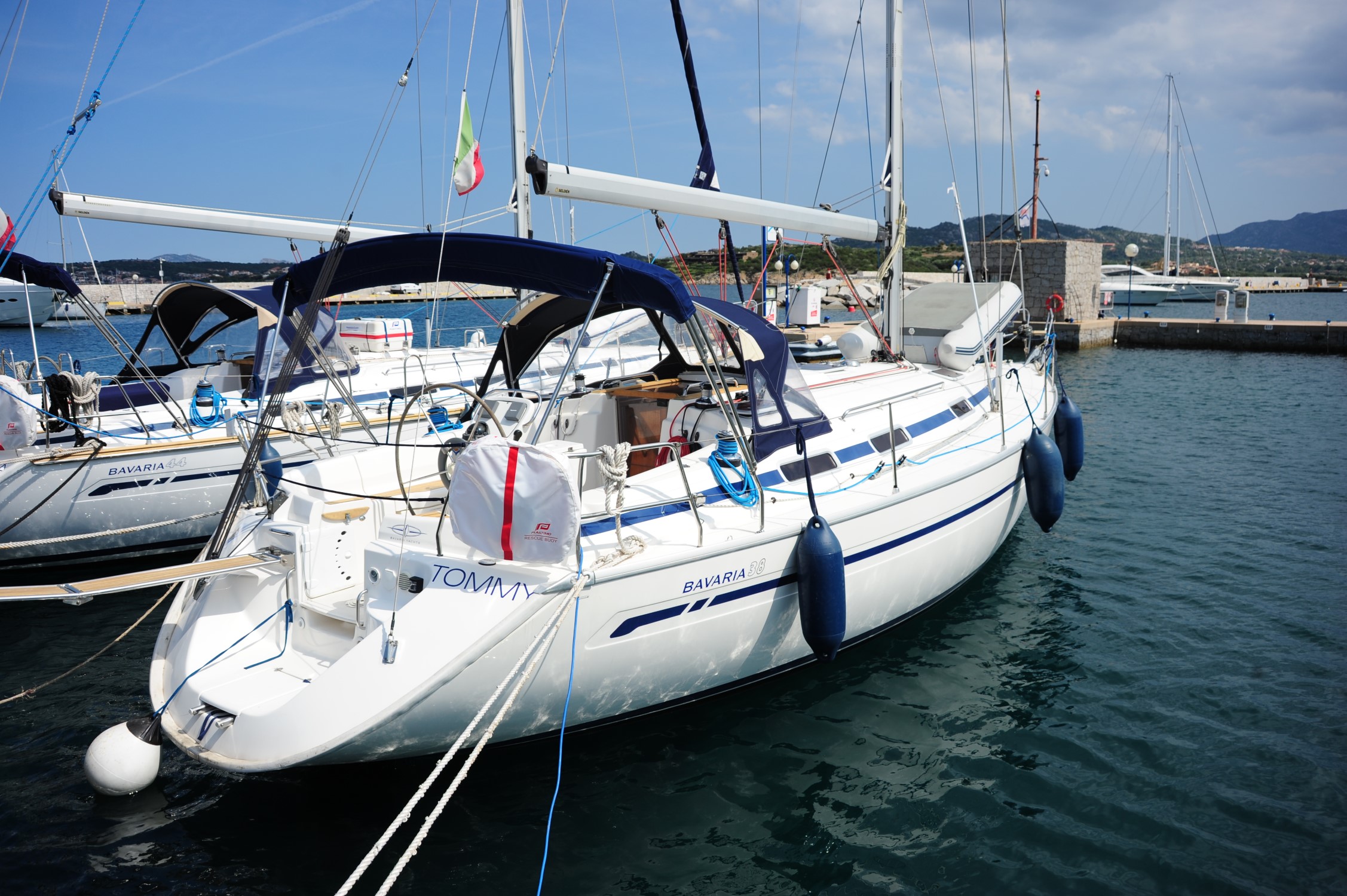 Bavaria 38 — photo 4