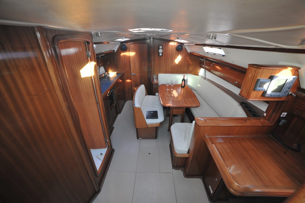 Bavaria 38 — photo 7
