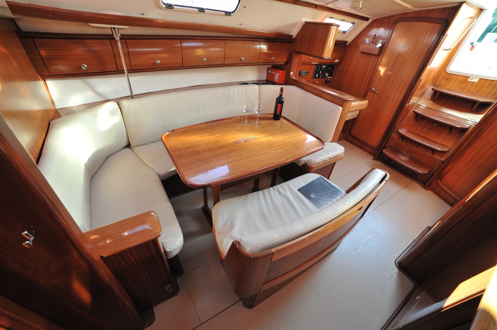 Bavaria 38 — photo 10