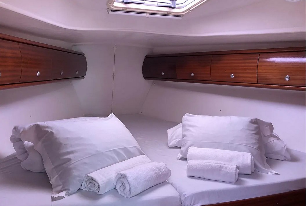 Bavaria 38 — photo 12