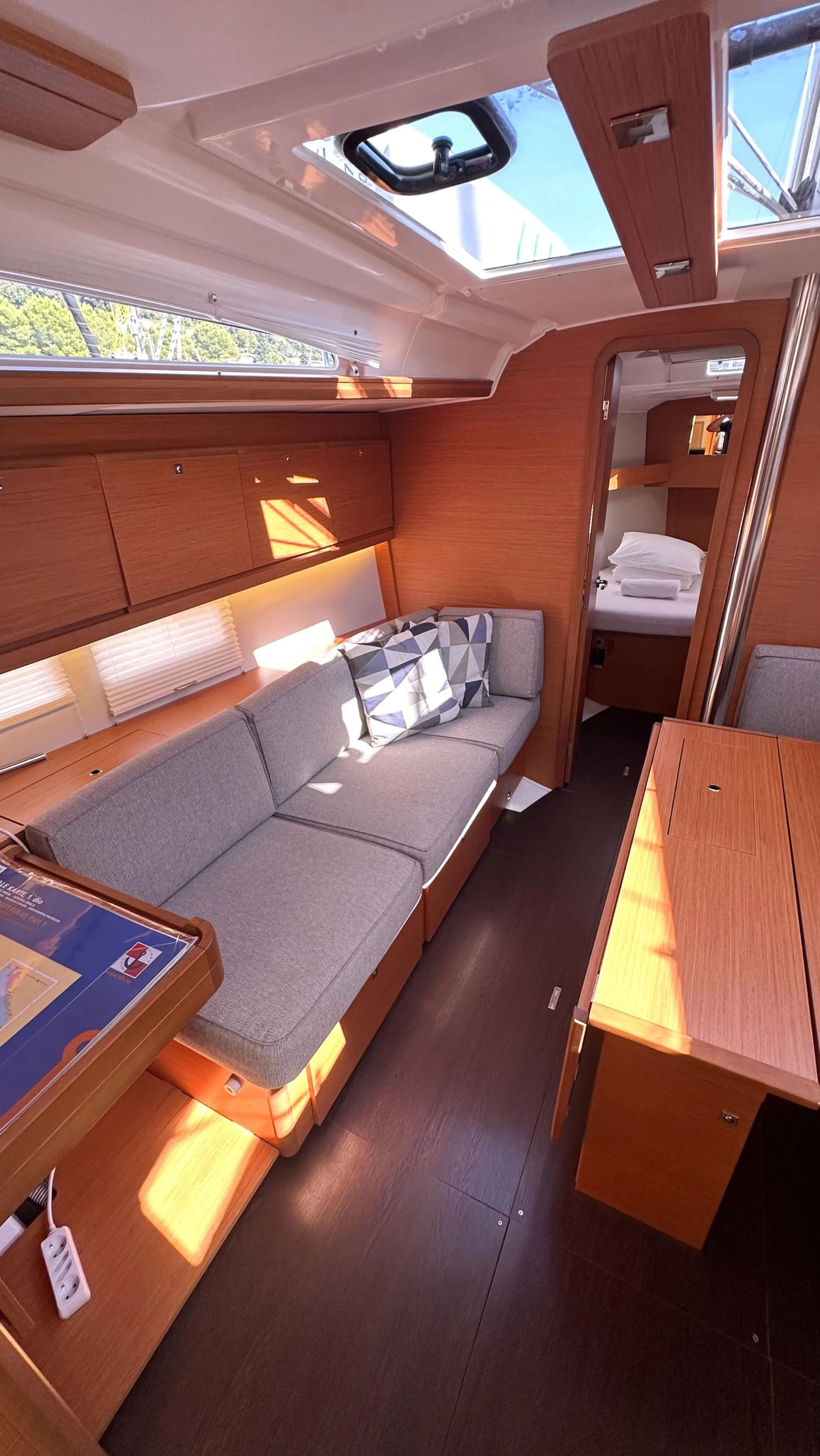 Dufour 390 GL — photo 10