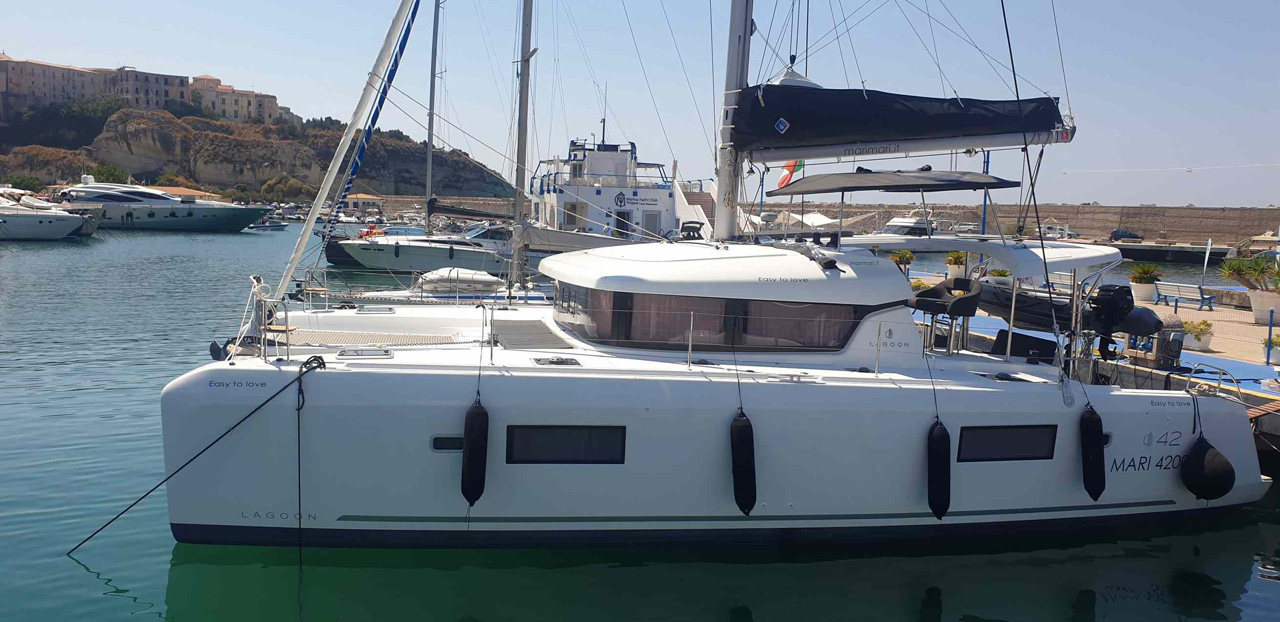 Lagoon 42 - 4 + 1 cab. — photo 3