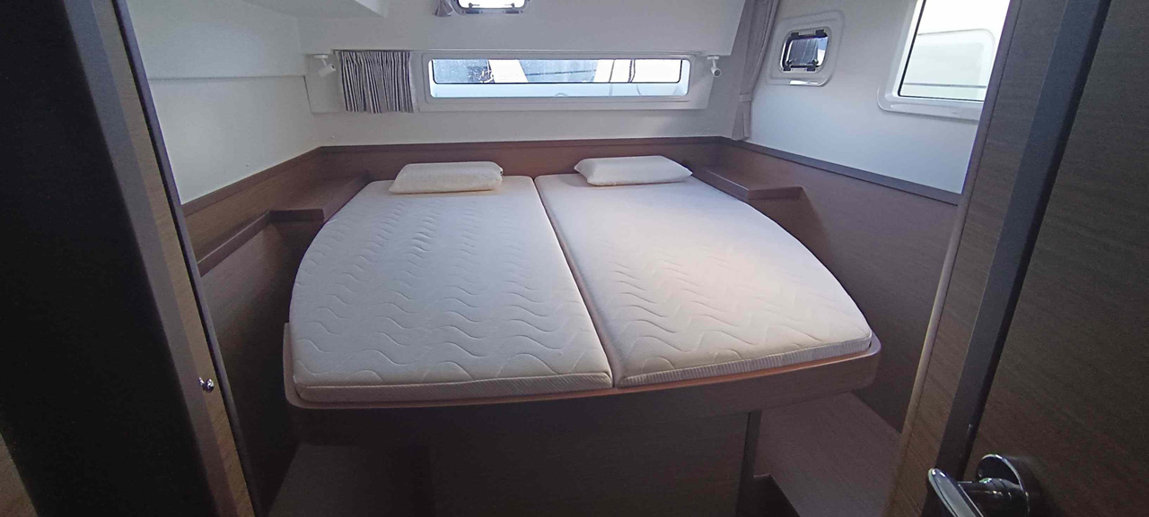Lagoon 42 - 4 + 1 cab. — photo 7