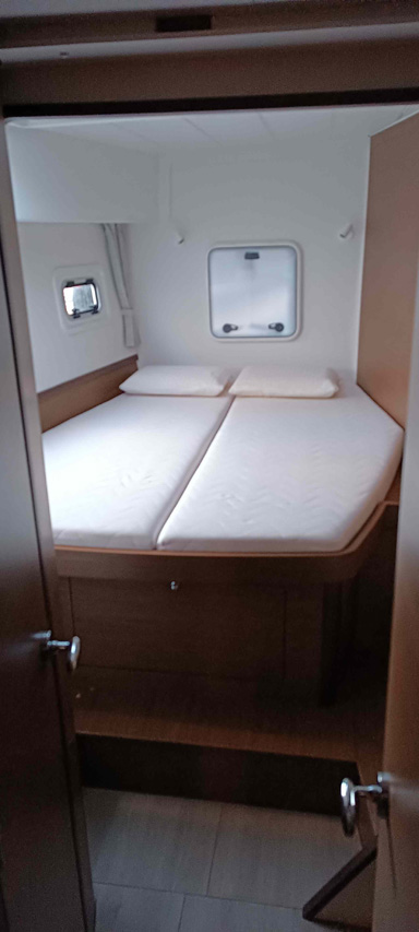 Lagoon 42 - 4 + 1 cab. — photo 8