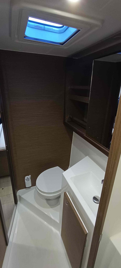 Lagoon 42 - 4 + 1 cab. — photo 9