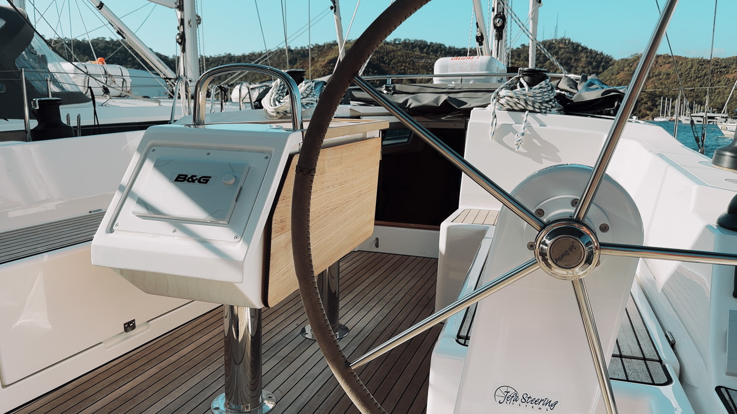 Bavaria C38 — photo 11