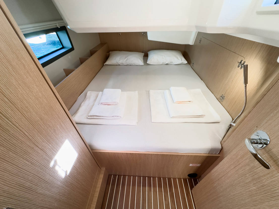 Bavaria C38 — photo 23