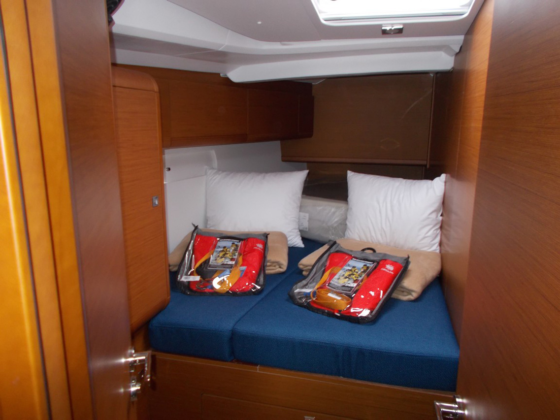Sun Odyssey 519 - 4 + 1 cab. — photo 12