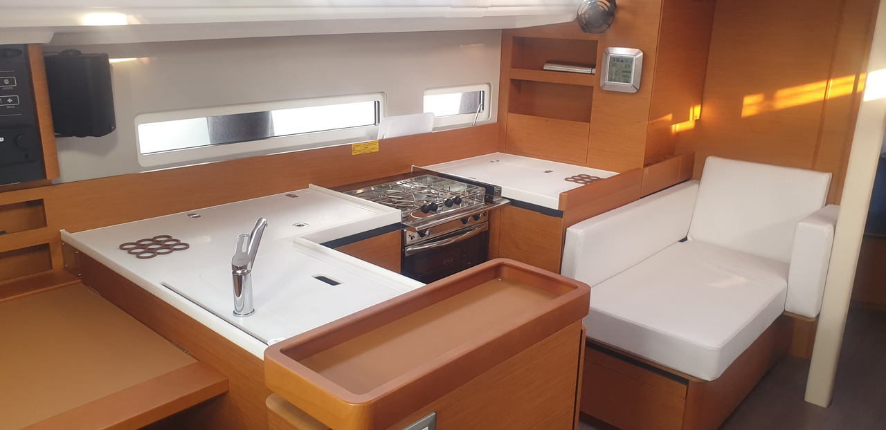 Sun Odyssey 410 - 3 cab. — photo 9