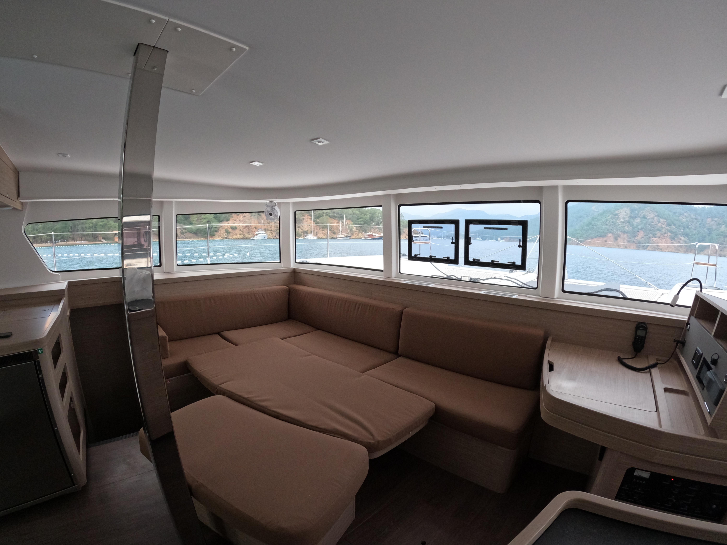 Lagoon 42 - 4 + 2 cab. — photo 8