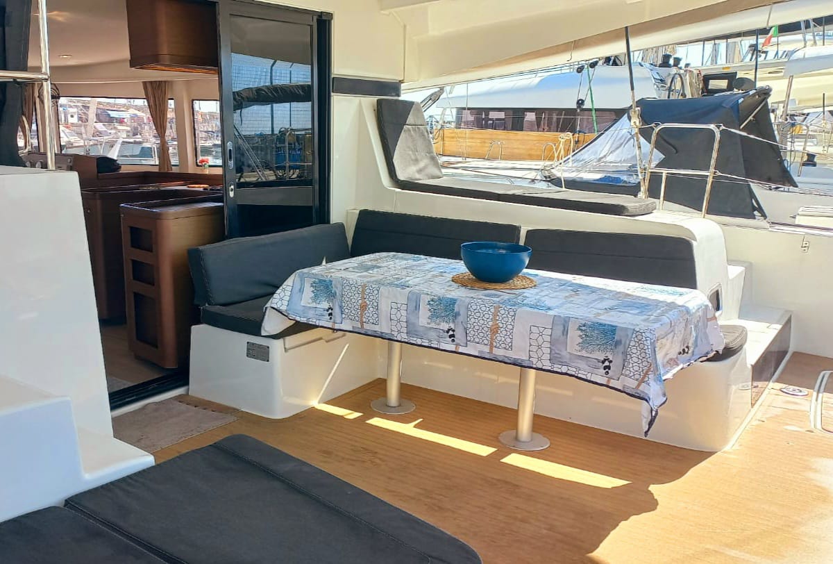 Lagoon 42 - 4 + 1 cab. — photo 8