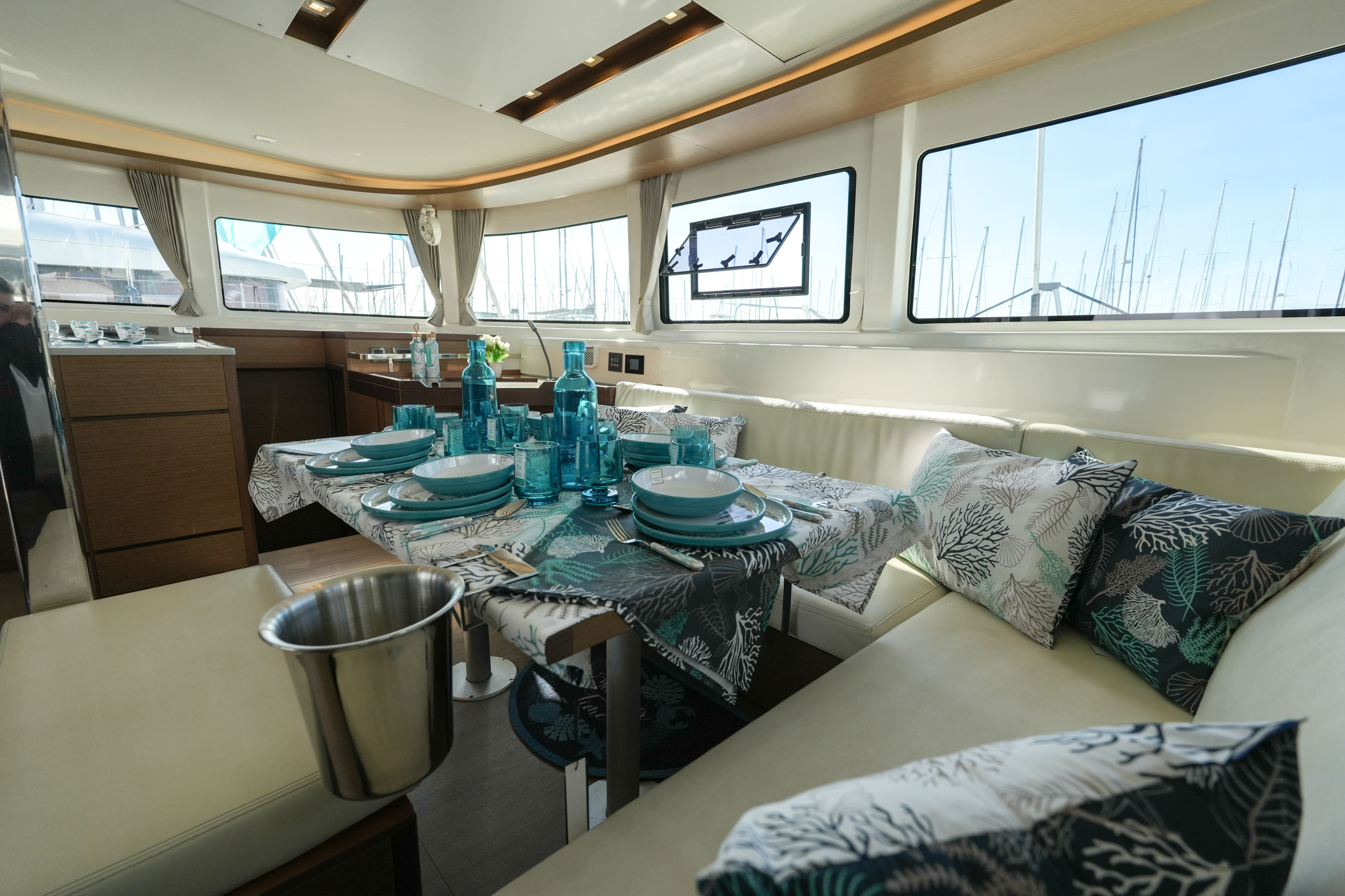 Lagoon 46 - 4 + 1 cab. — photo 14