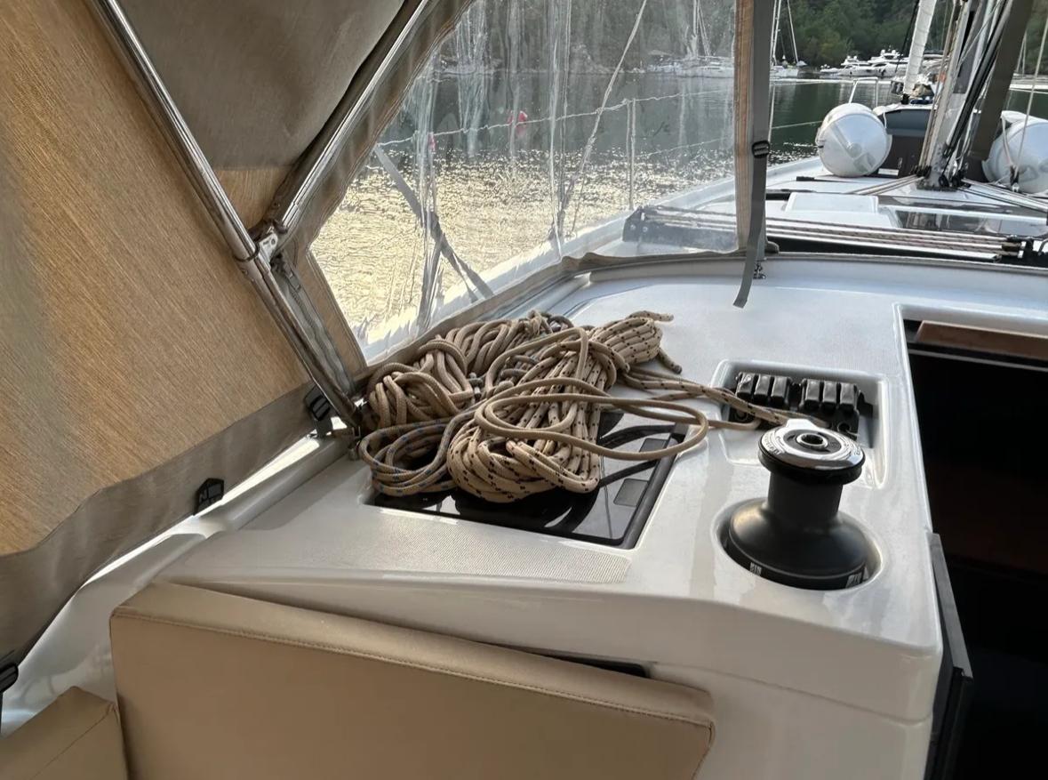 Dufour 390 GL — photo 9