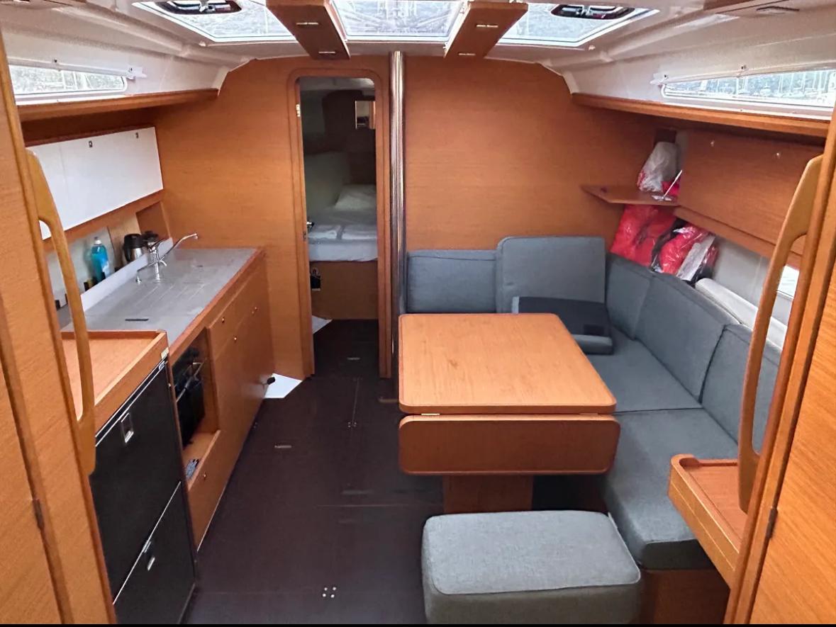 Dufour 390 GL — photo 12