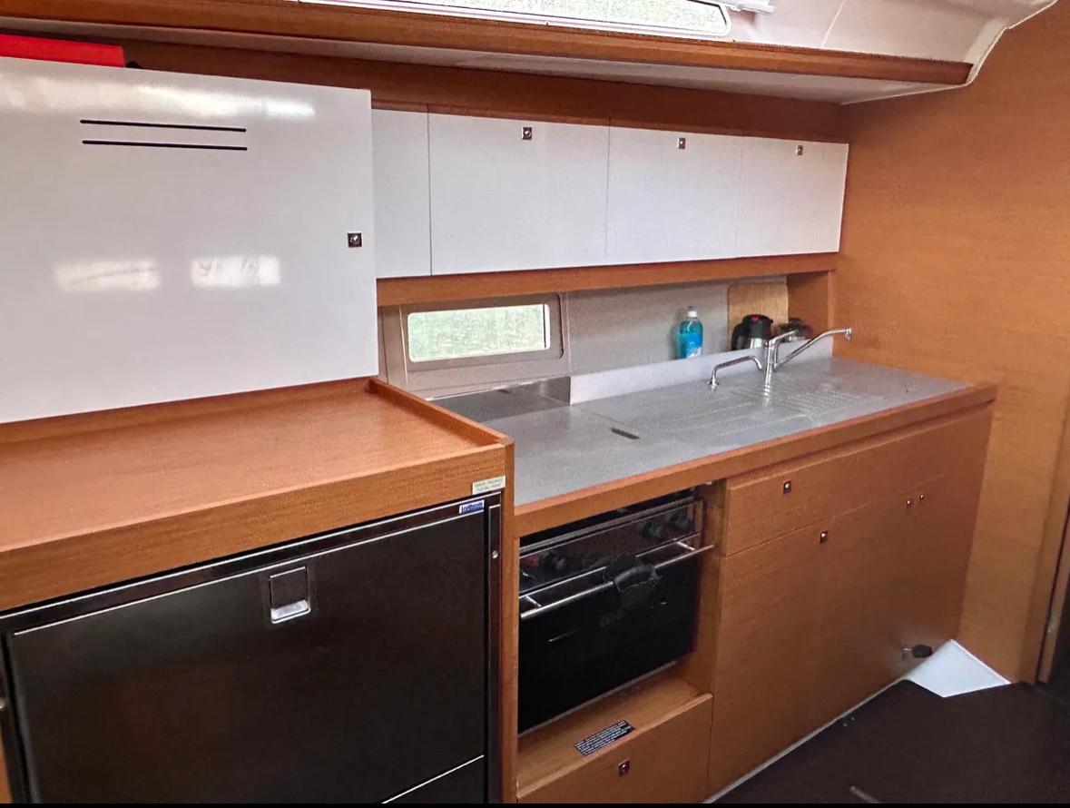 Dufour 390 GL — photo 13