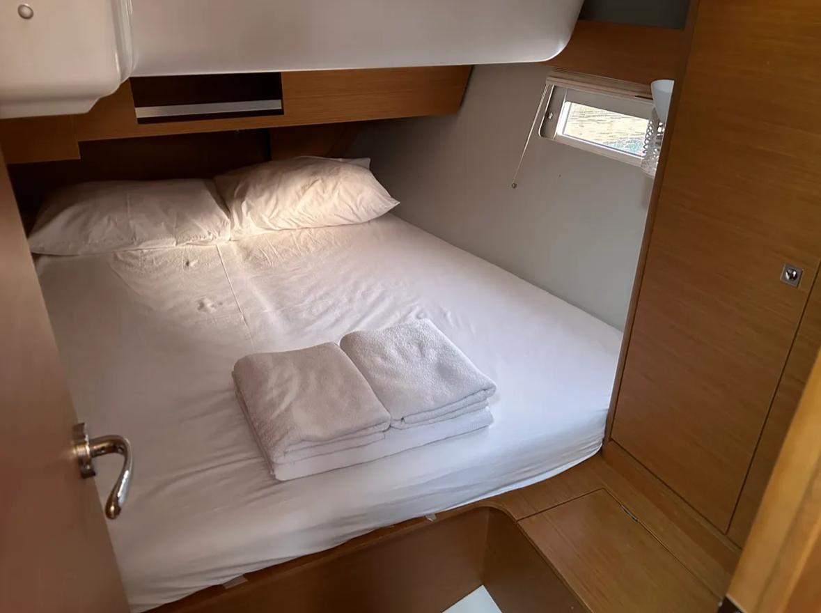 Dufour 390 GL — photo 18