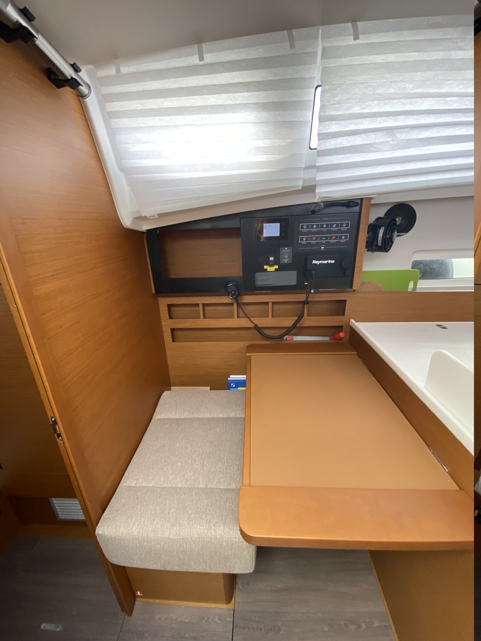 Sun Odyssey 410 - 3 cab. — photo 2