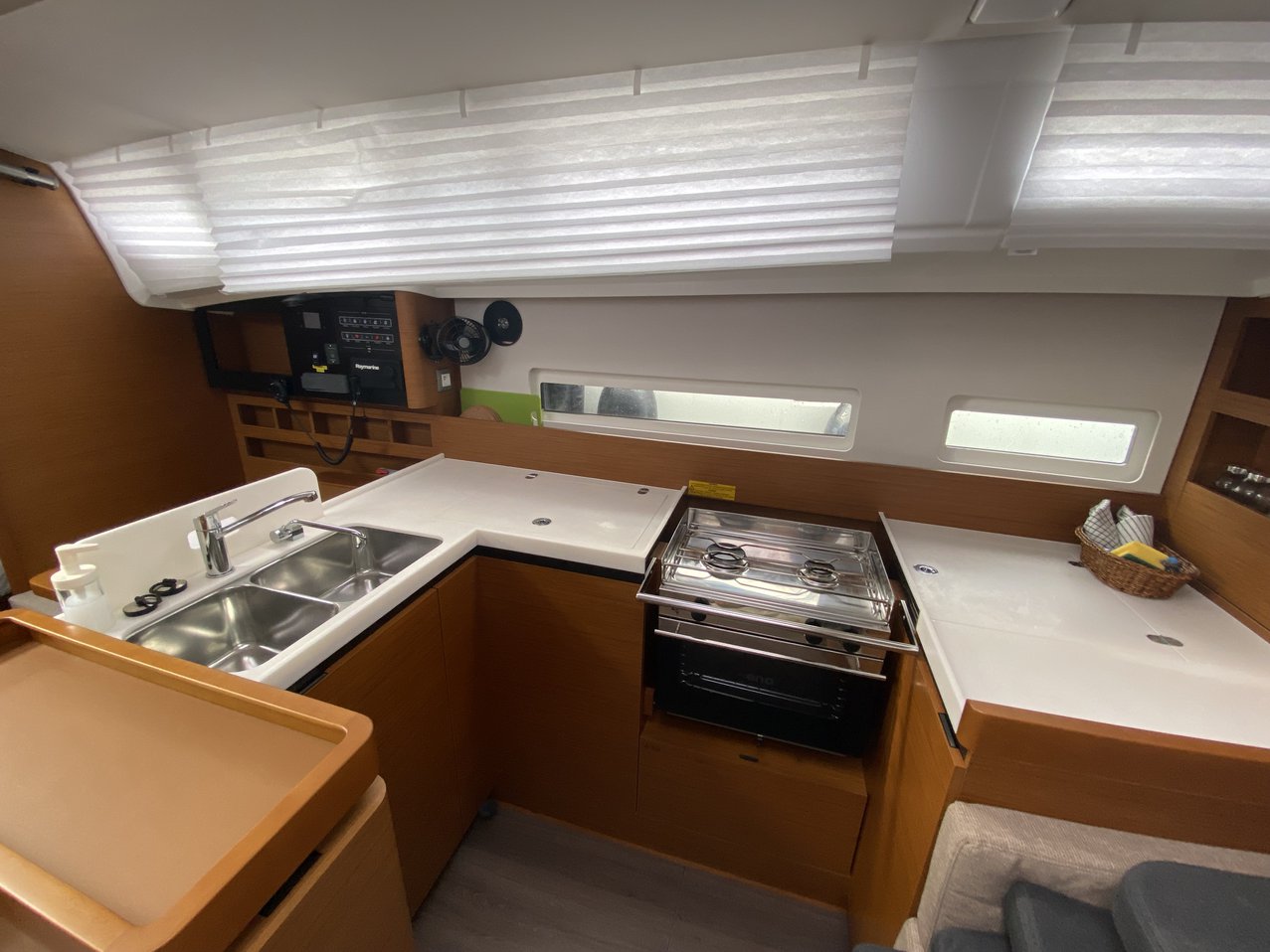 Sun Odyssey 410 - 3 cab. — photo 3