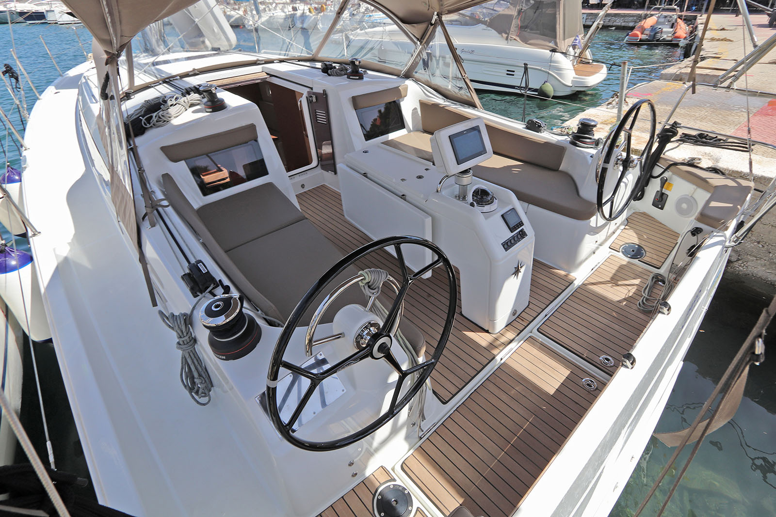 Sun Odyssey 410 - 3 cab. — photo 3