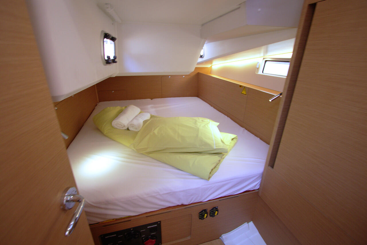Sun Odyssey 490 - 5 cab. — photo 12