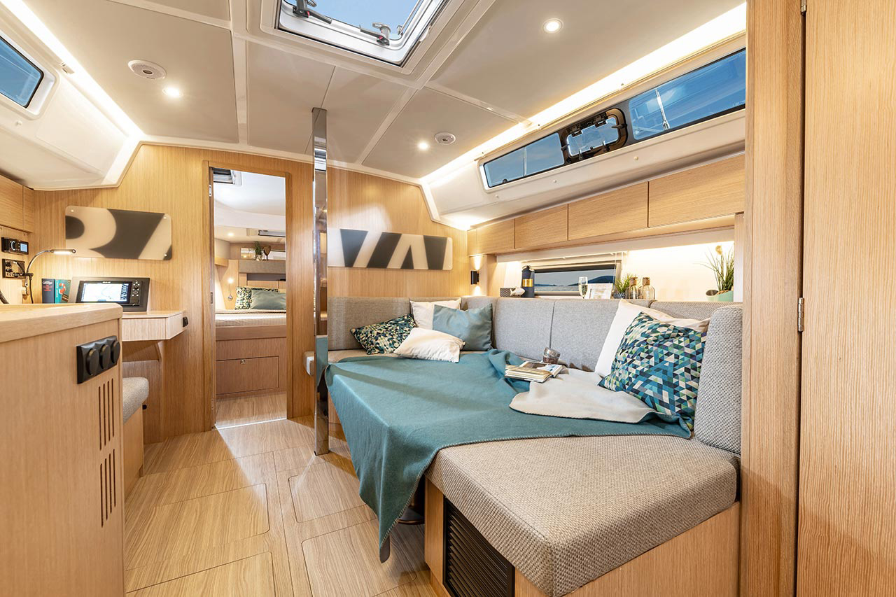 Bavaria C42 Style — photo 9