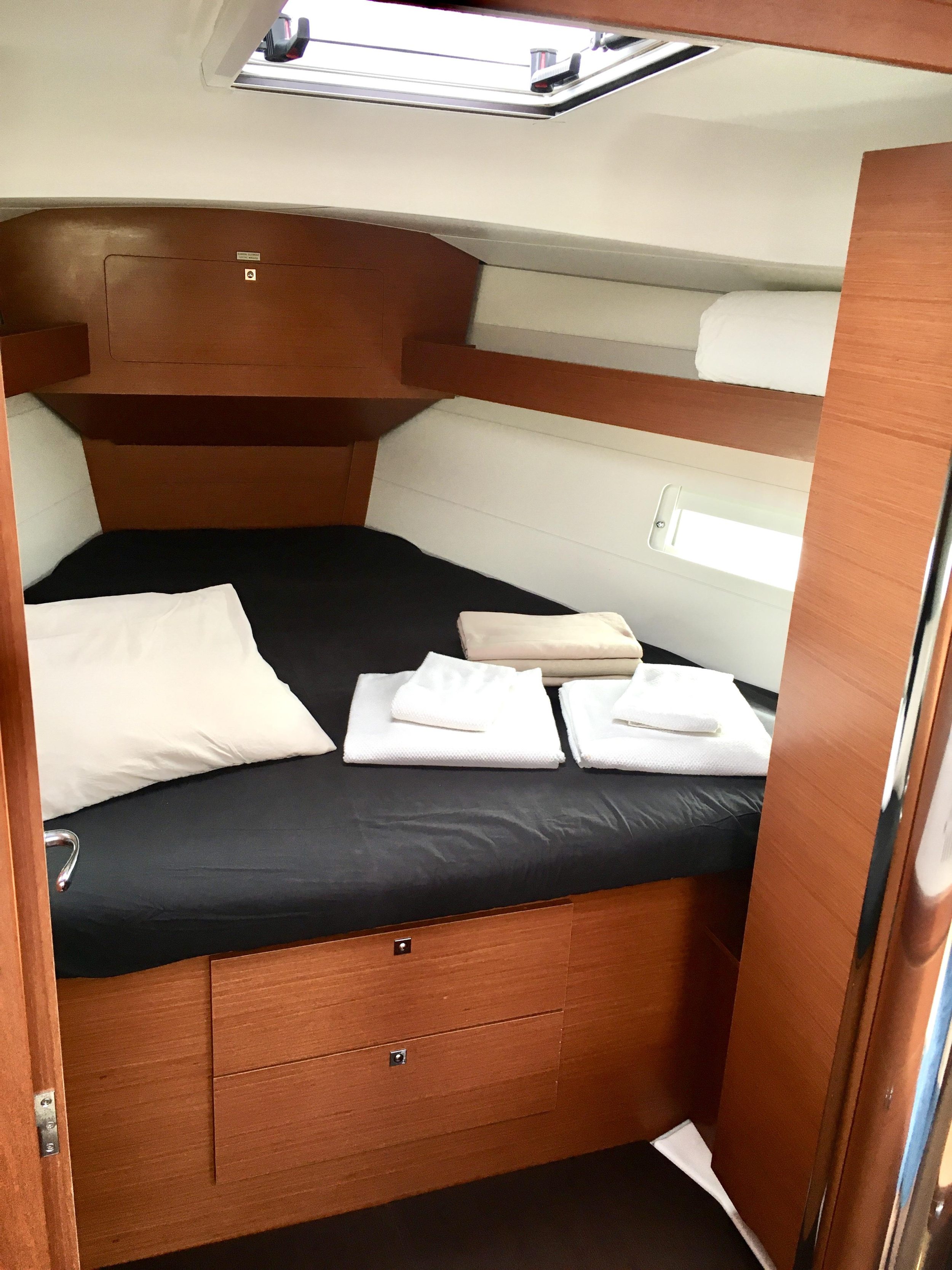 Dufour 382 GL — photo 10