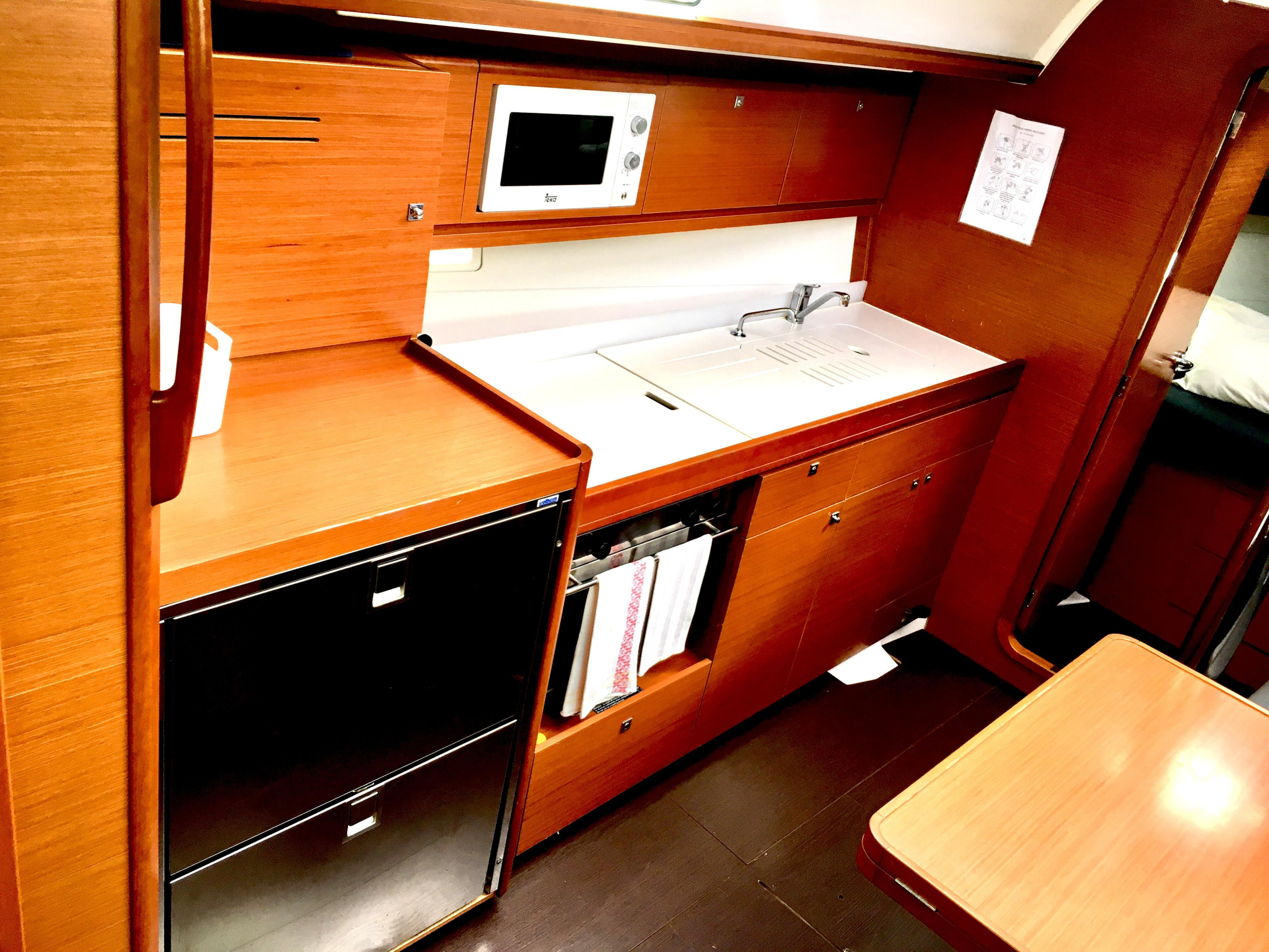 Dufour 382 GL — photo 12