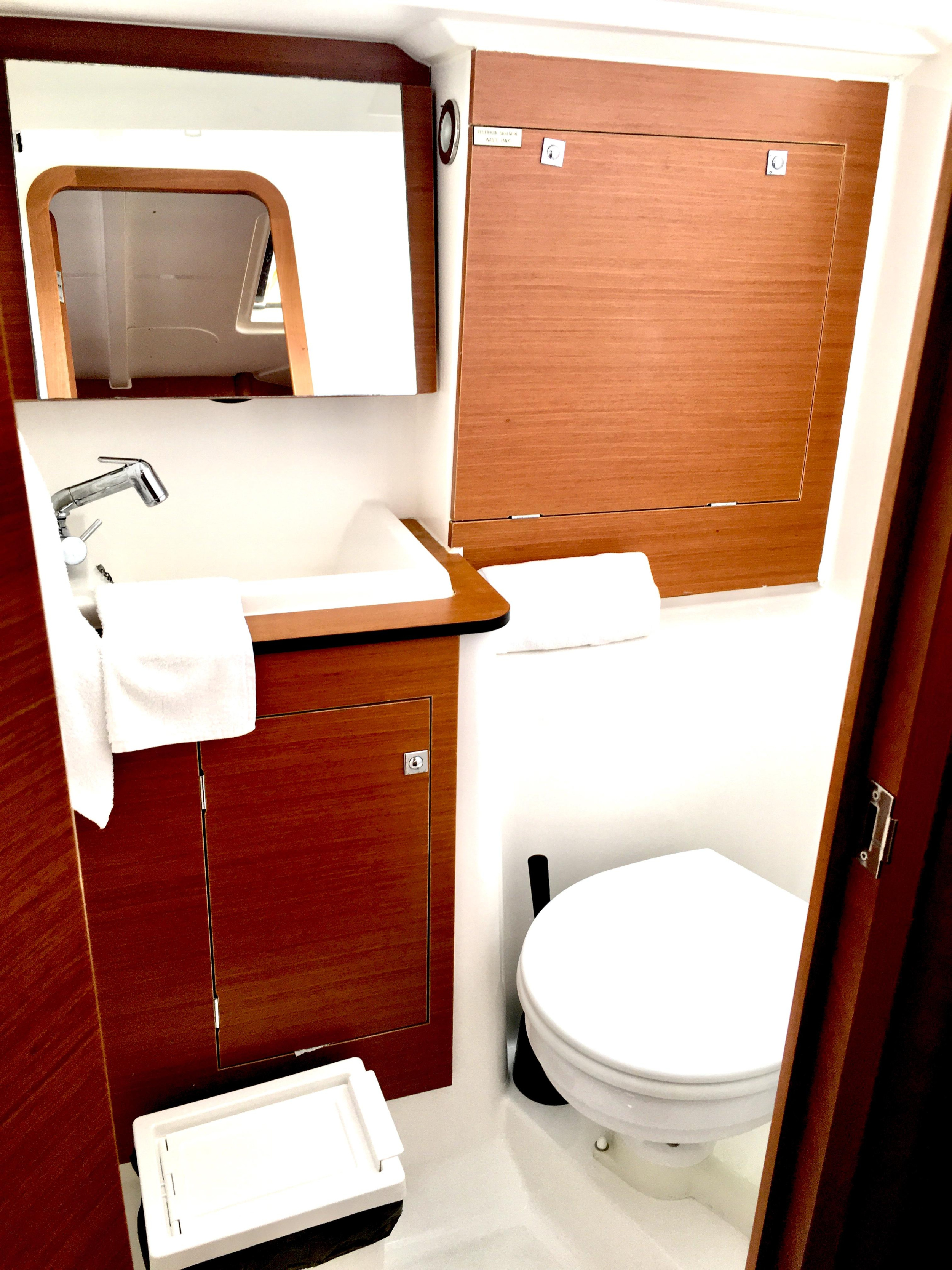 Dufour 382 GL — photo 6