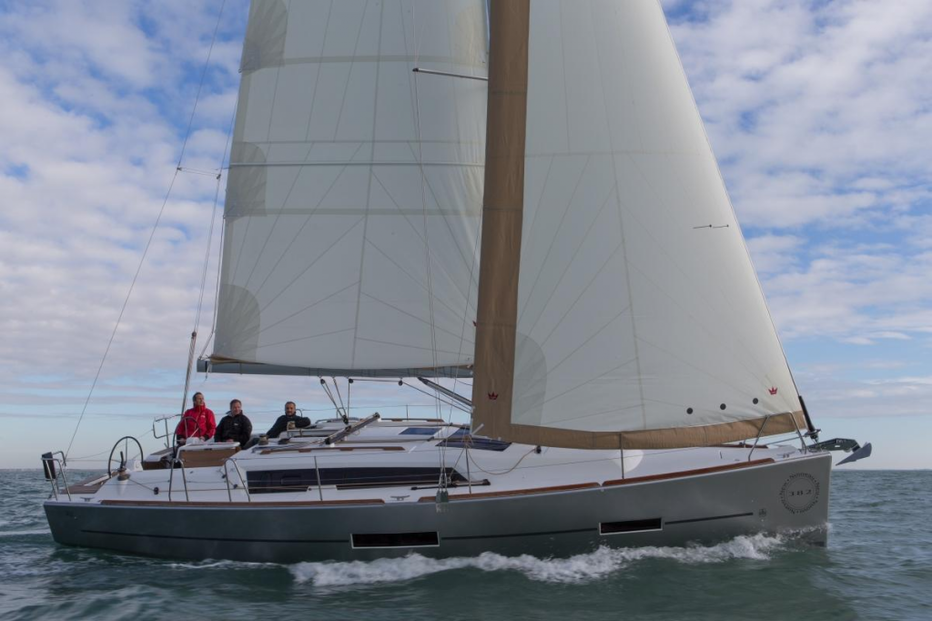 Dufour 382 GL — photo 8