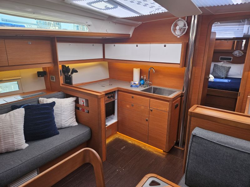 Dufour 430 - 3 cab. — photo 6