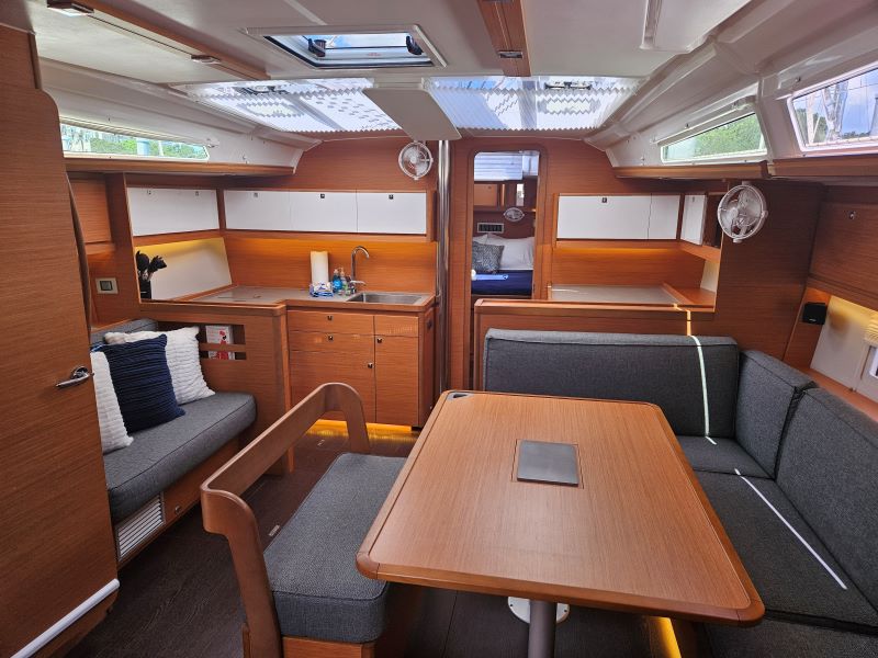 Dufour 430 - 3 cab. — photo 10