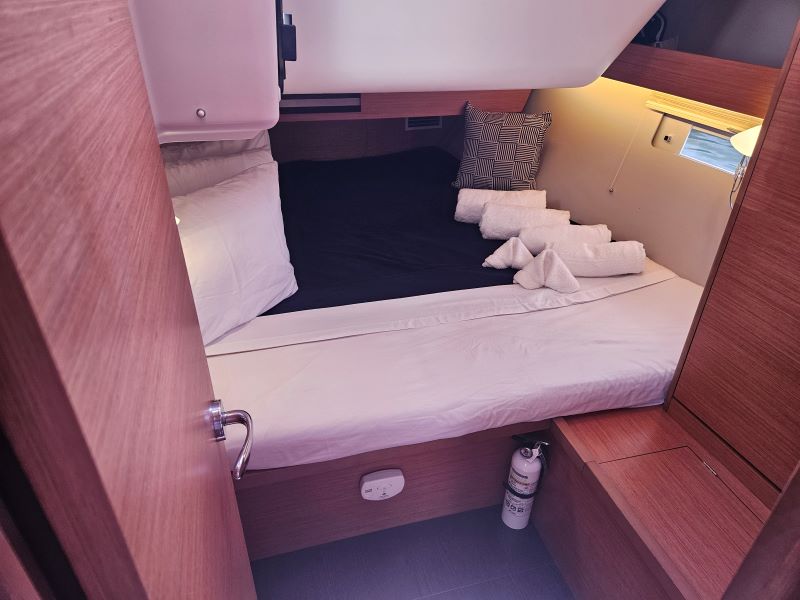 Dufour 430 - 3 cab. — photo 12