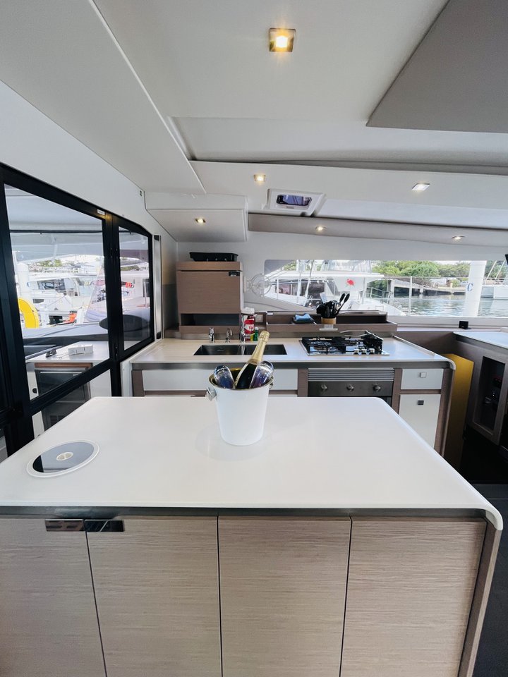 Fountaine Pajot Aura 51 — photo 6