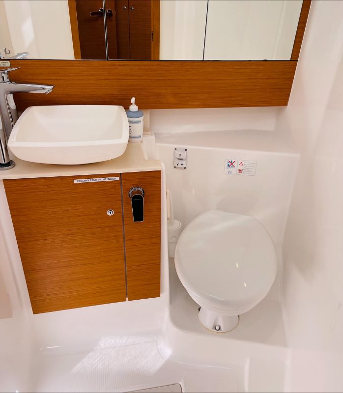 Dufour 430 — photo 17