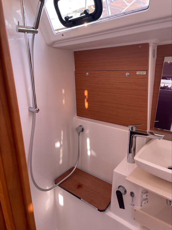 Dufour 430 — photo 18