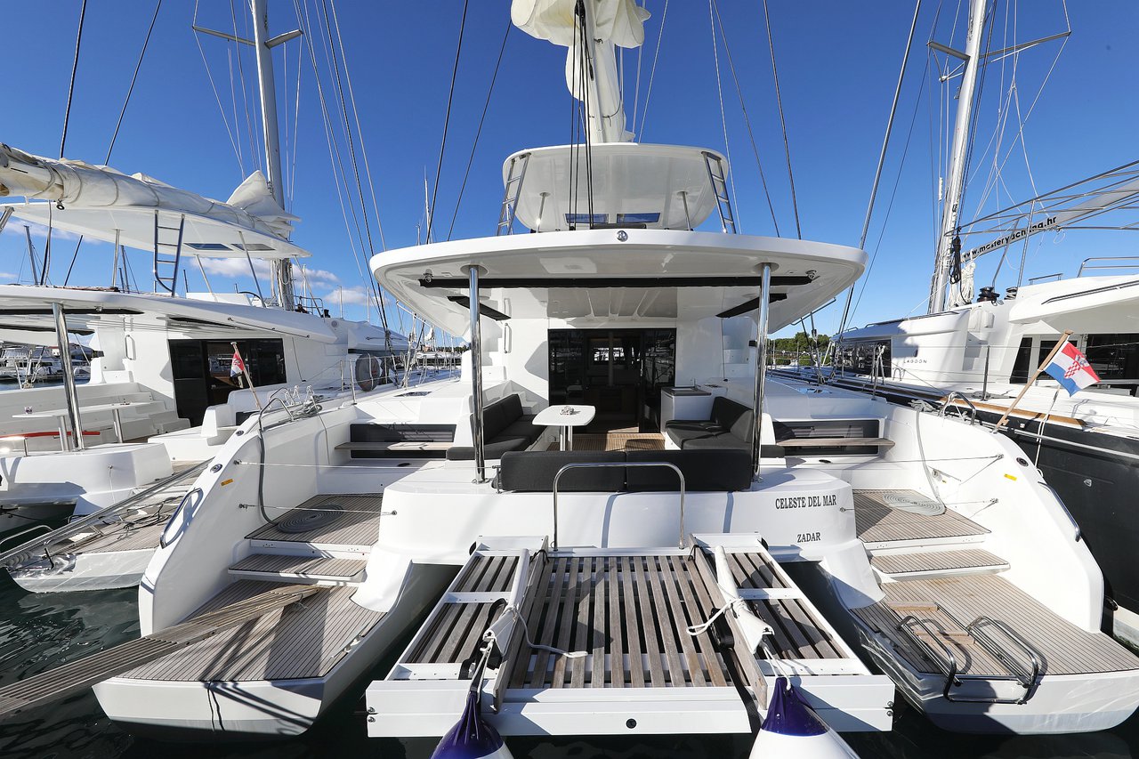 Lagoon 50 - 6 + 1 cab. — photo 1