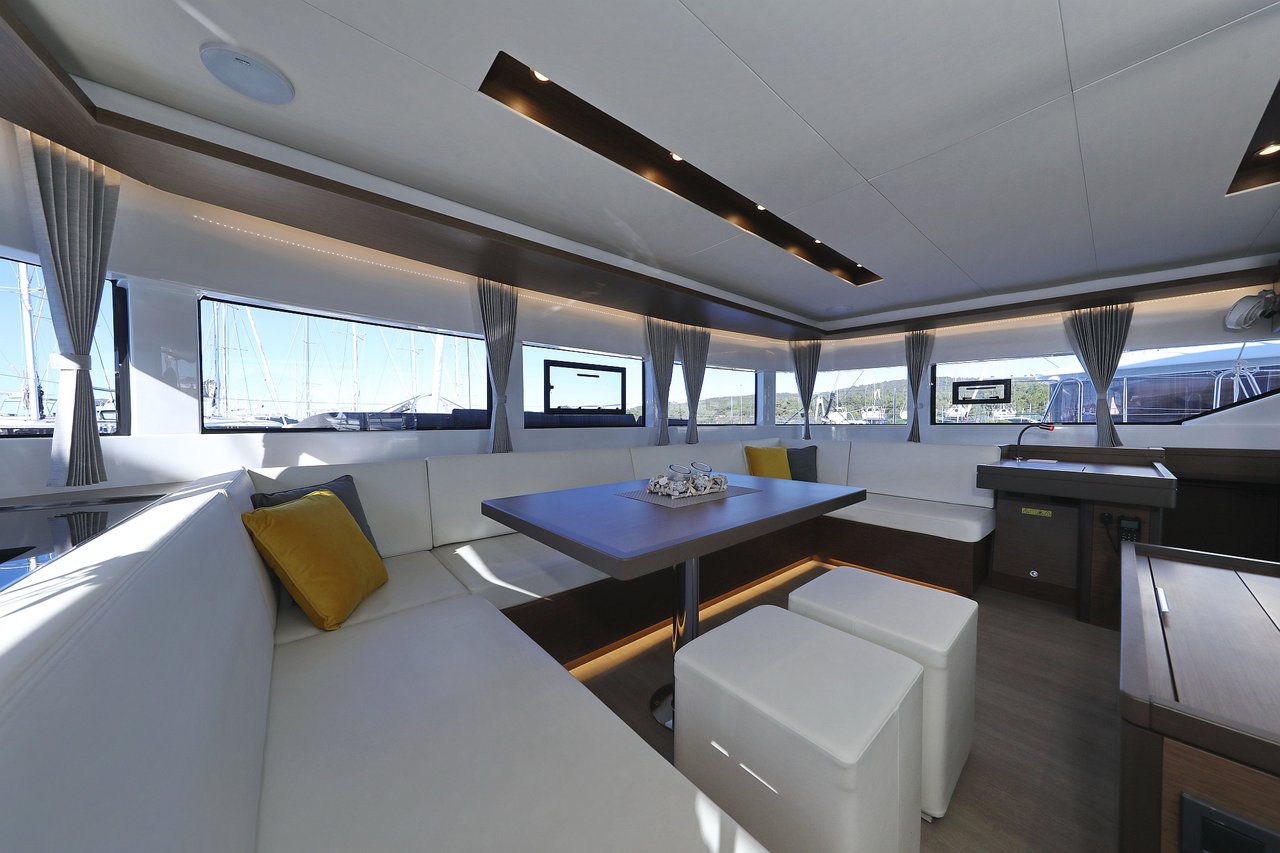 Lagoon 50 - 6 + 1 cab. — photo 17