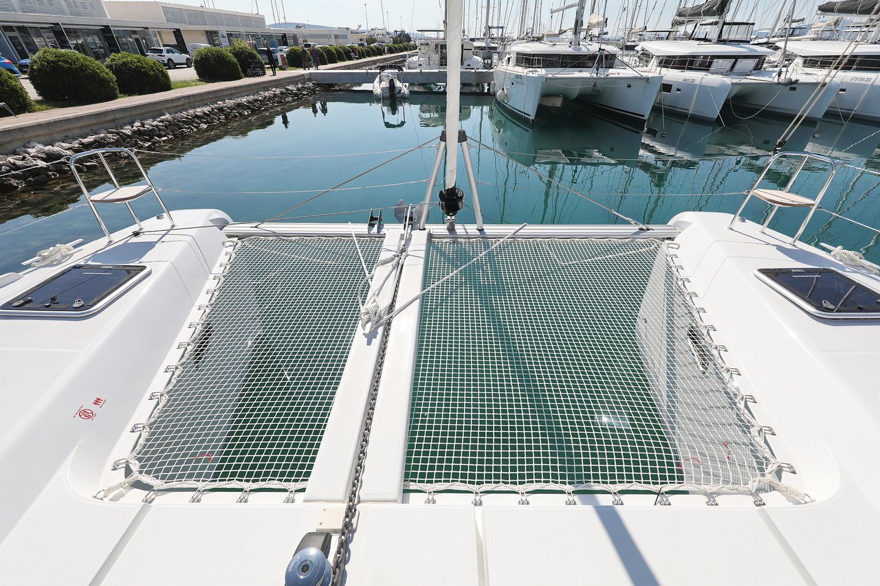 Lagoon 42 - 4 + 2 cab. — photo 27