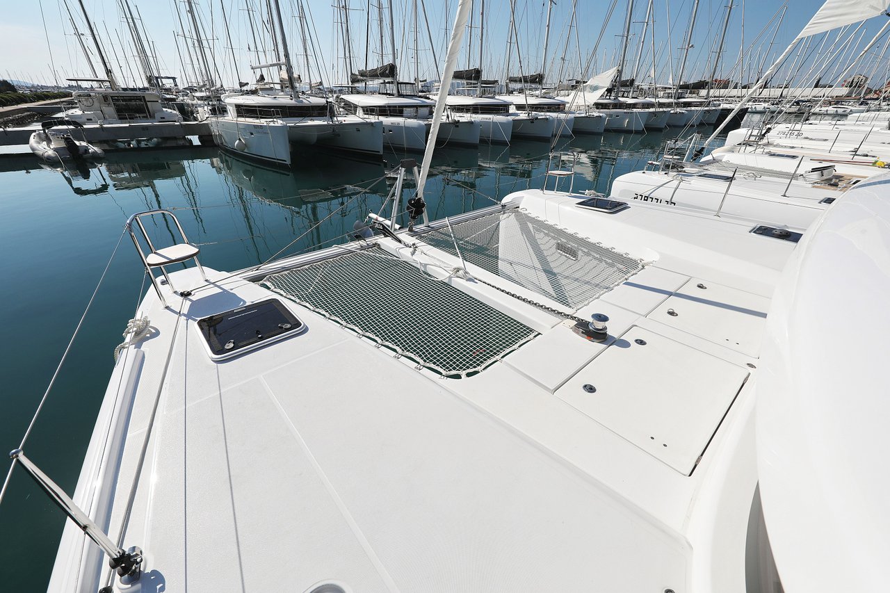 Lagoon 42 - 4 + 2 cab. — photo 30
