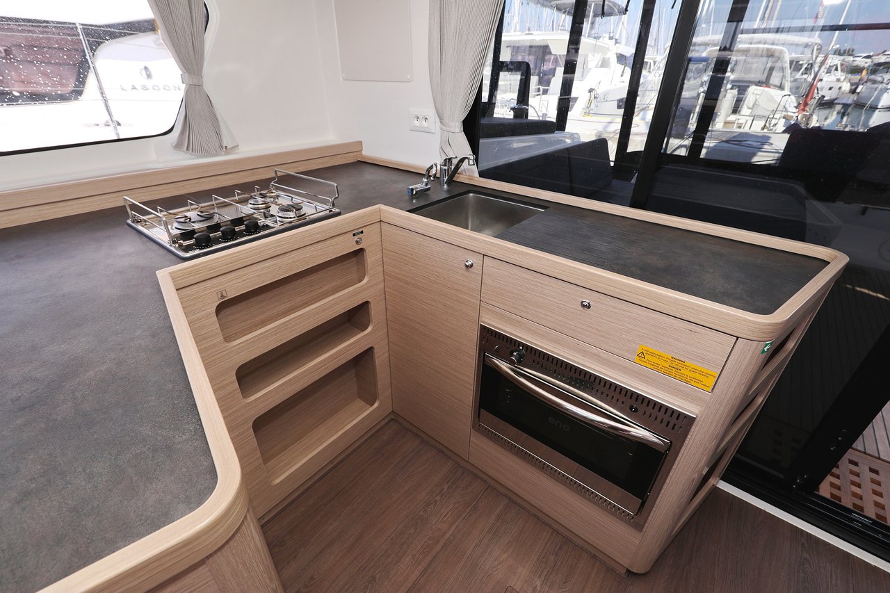 Lagoon 42 - 4 + 2 cab. — photo 49