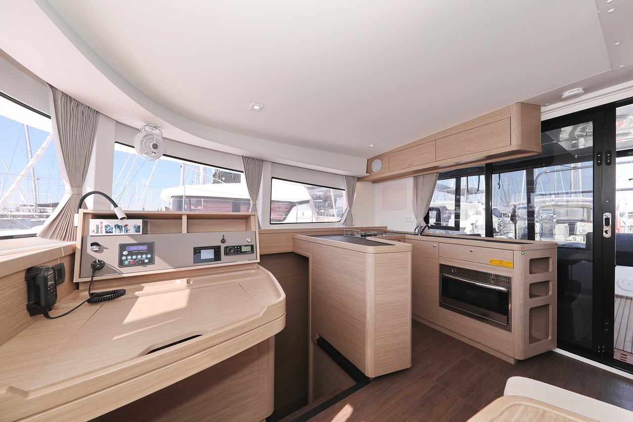 Lagoon 42 - 4 + 2 cab. — photo 55