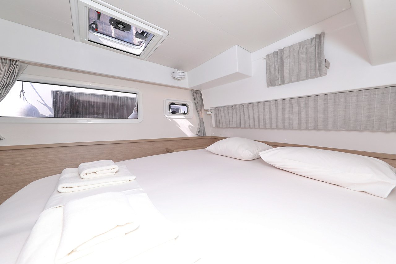 Lagoon 42 - 4 + 2 cab. — photo 4