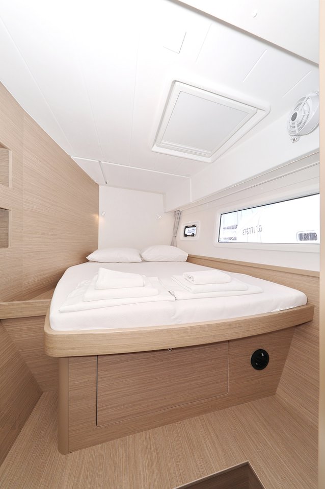 Lagoon 42 - 4 + 2 cab. — photo 6