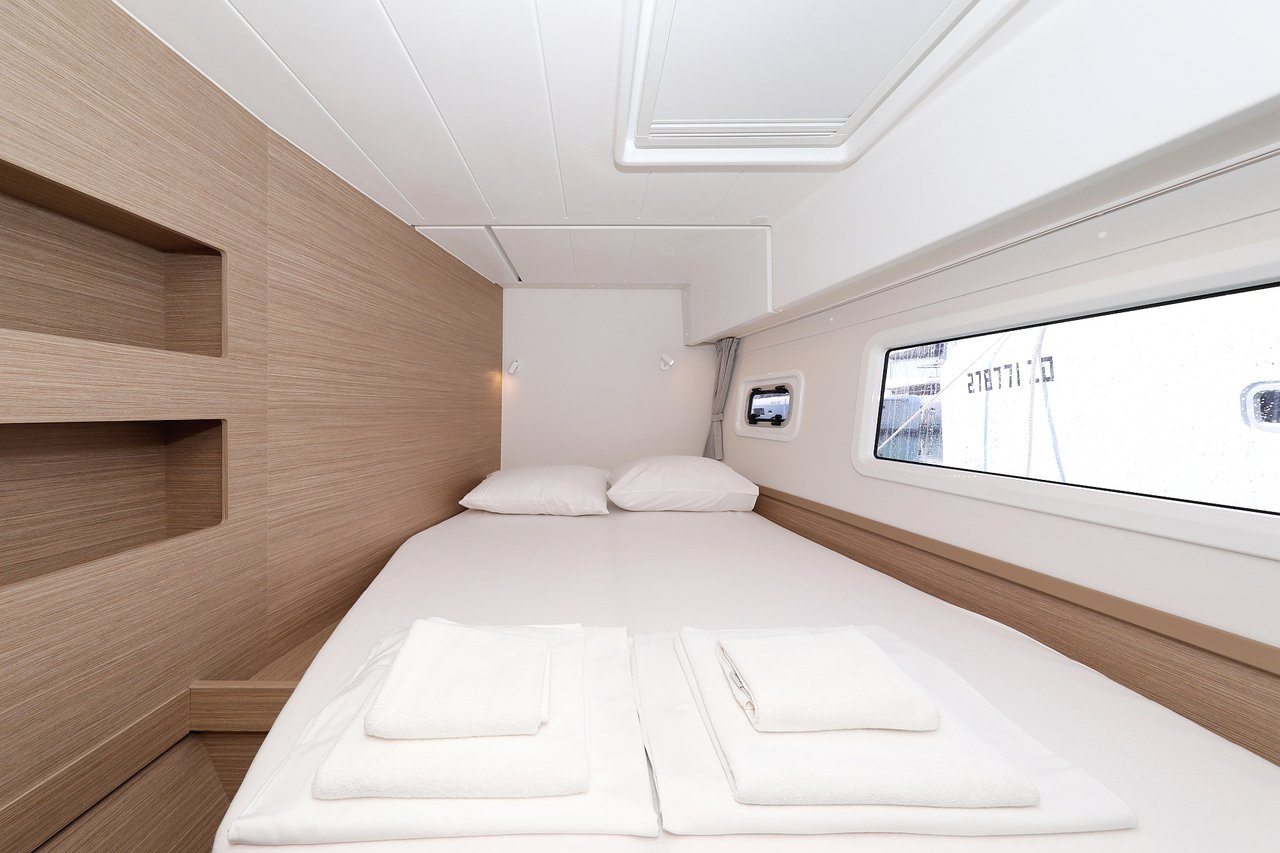 Lagoon 42 - 4 + 2 cab. — photo 9