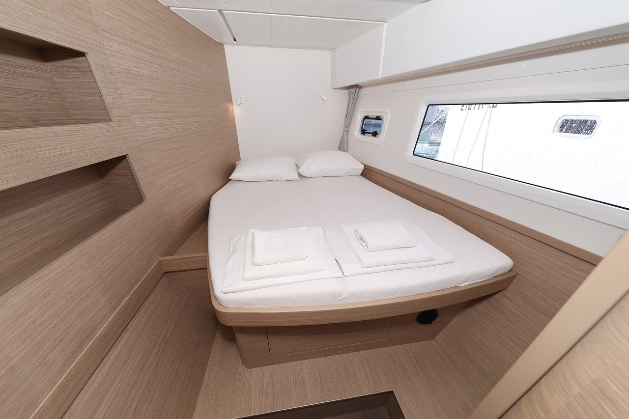 Lagoon 42 - 4 + 2 cab. — photo 10