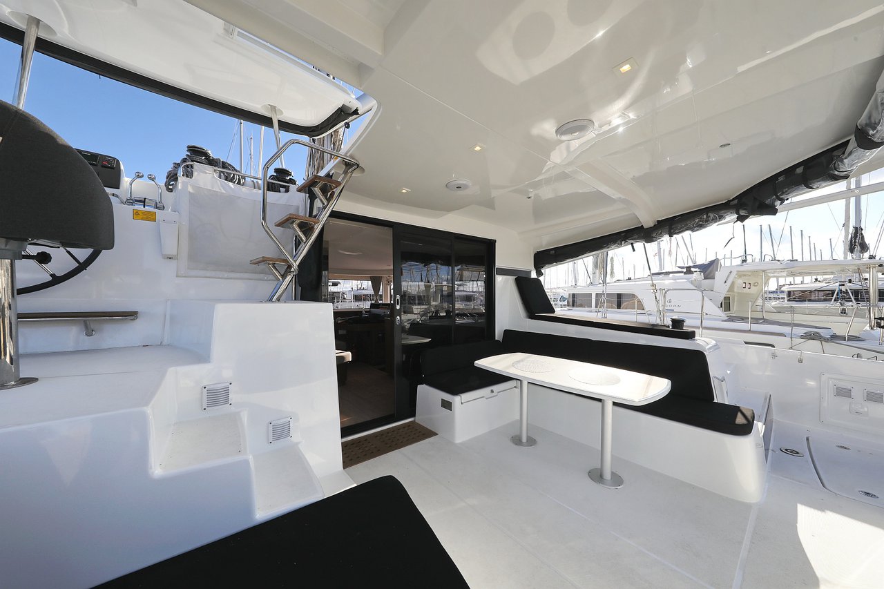 Lagoon 42 - 4 + 2 cab. — photo 5