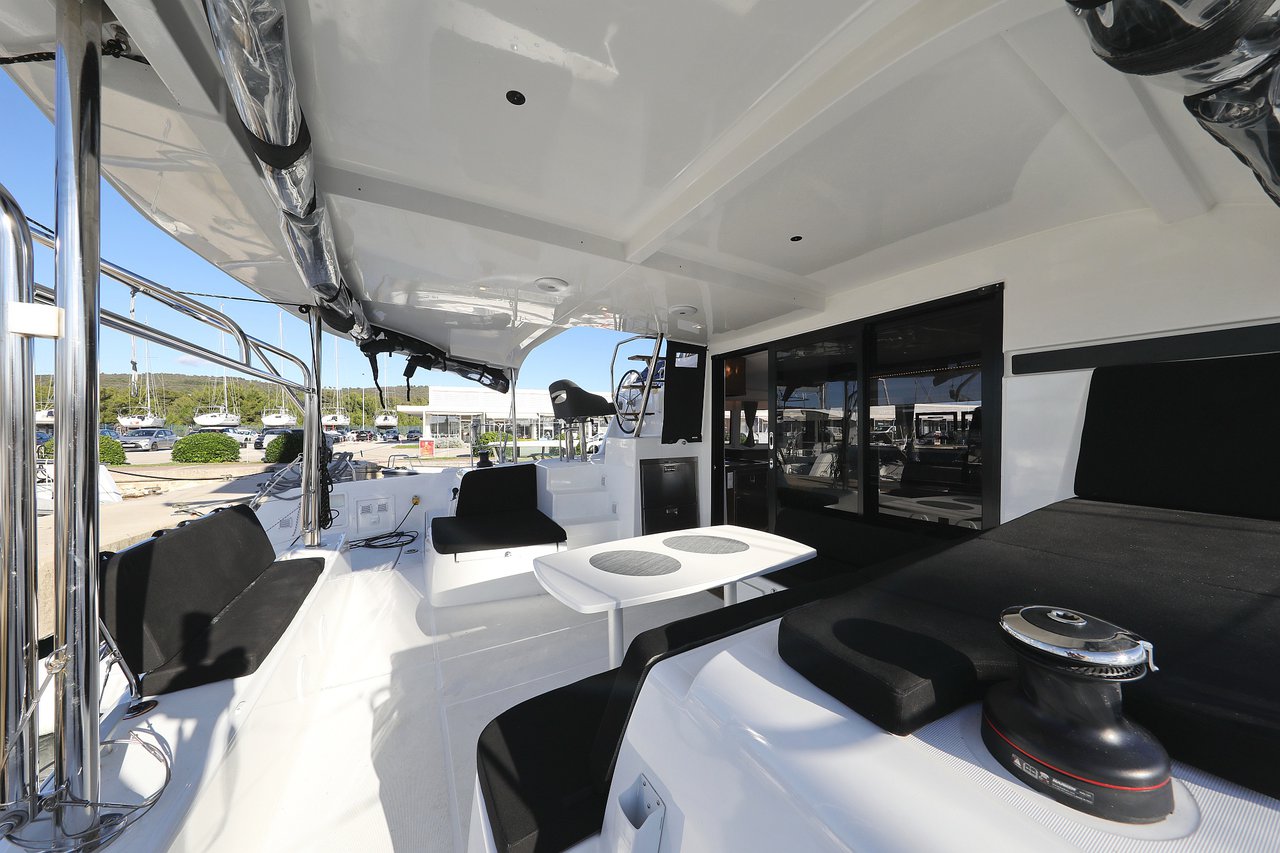 Lagoon 42 - 4 + 2 cab. — photo 6