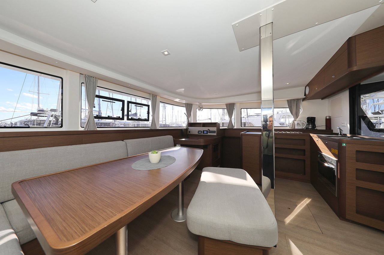 Lagoon 42 - 4 + 2 cab. — photo 22