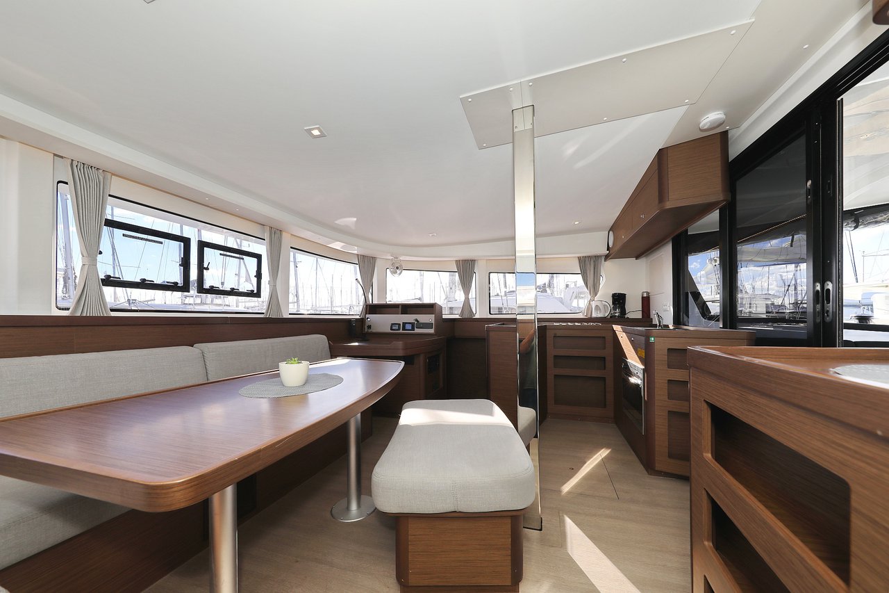 Lagoon 42 - 4 + 2 cab. — photo 23