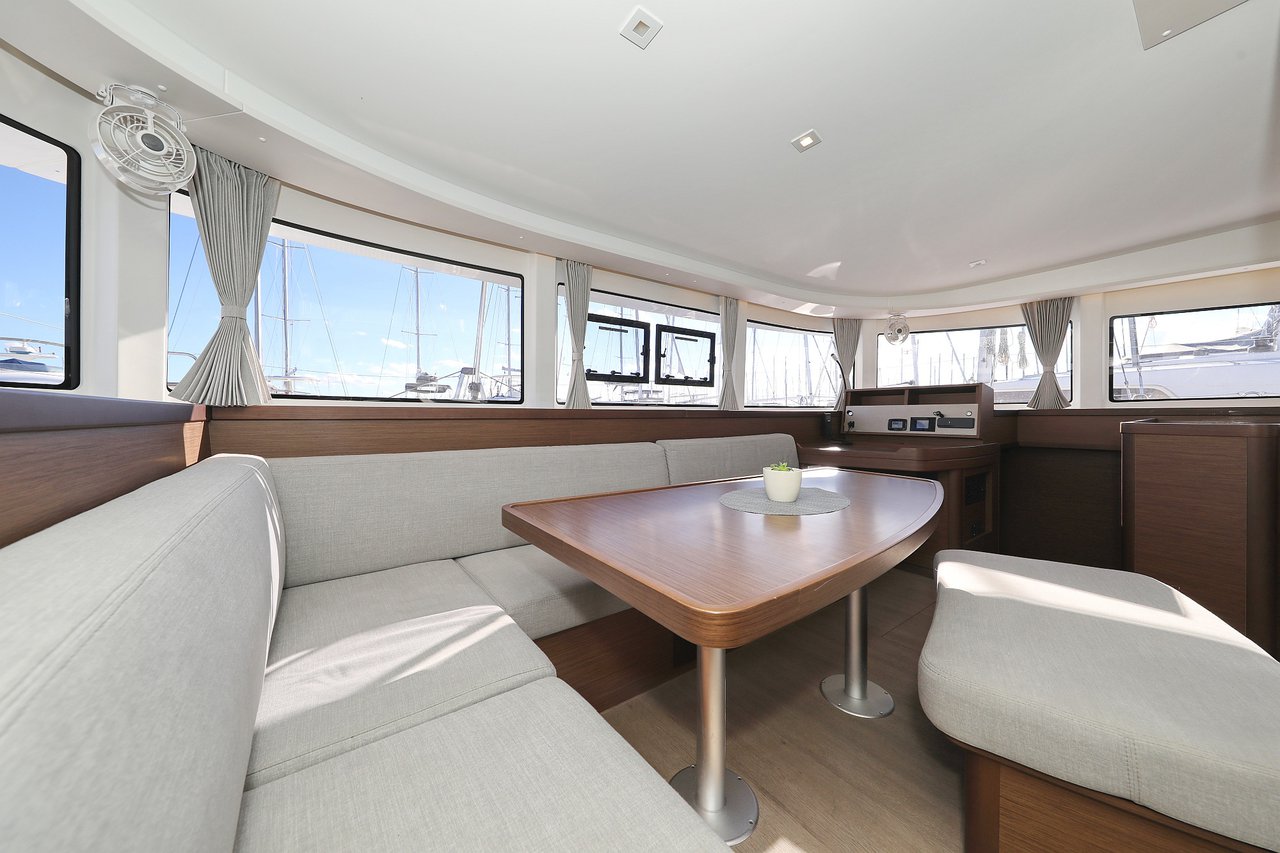 Lagoon 42 - 4 + 2 cab. — photo 24